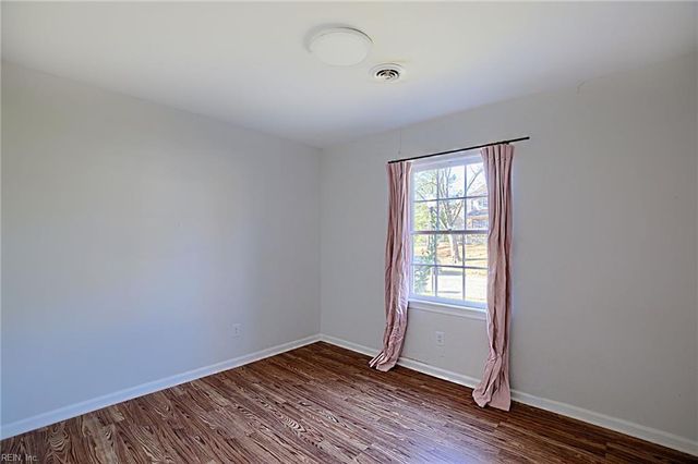 363 Paulette DR, Newport News, VA 23608