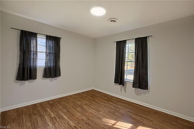 363 Paulette DR, Newport News, VA 23608