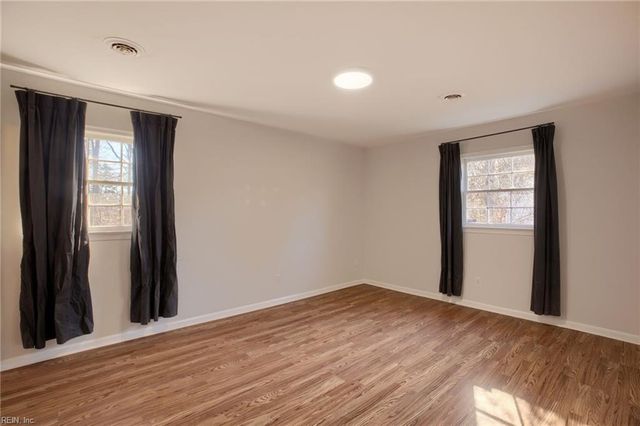 363 Paulette DR, Newport News, VA 23608