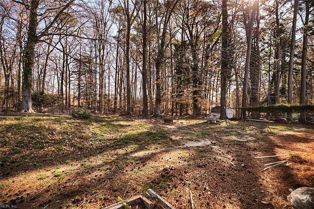 363 Paulette DR, Newport News, VA 23608