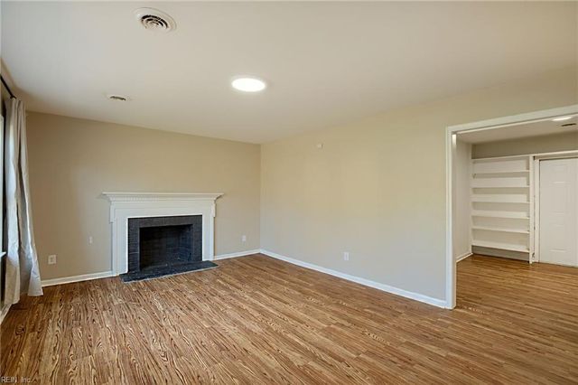 363 Paulette DR, Newport News, VA 23608