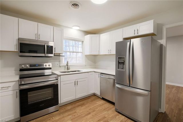 363 Paulette DR, Newport News, VA 23608