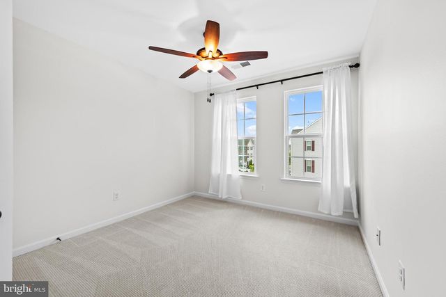 115 HORNBEAM DR, Lake Frederick, VA 22630
