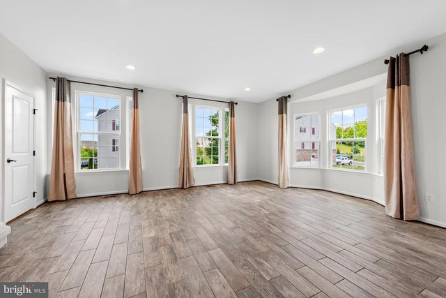 115 HORNBEAM DR, Lake Frederick, VA 22630