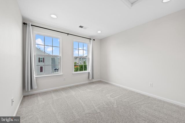 115 HORNBEAM DR, Lake Frederick, VA 22630