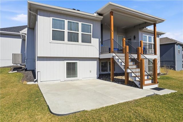 21119 W 188th Terrace, Spring Hill, KS 66083