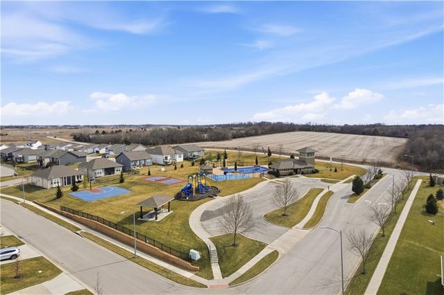 21119 W 188th Terrace, Spring Hill, KS 66083