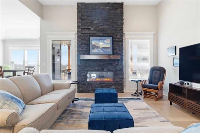 21119 W 188th Terrace, Spring Hill, KS 66083