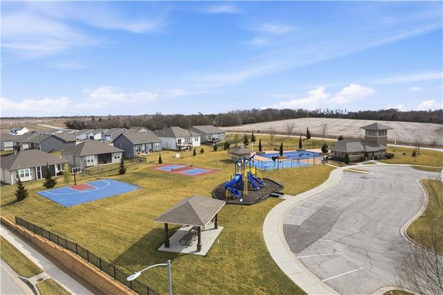 21119 W 188th Terrace, Spring Hill, KS 66083