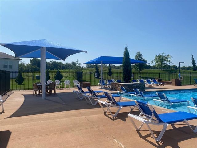 21119 W 188th Terrace, Spring Hill, KS 66083