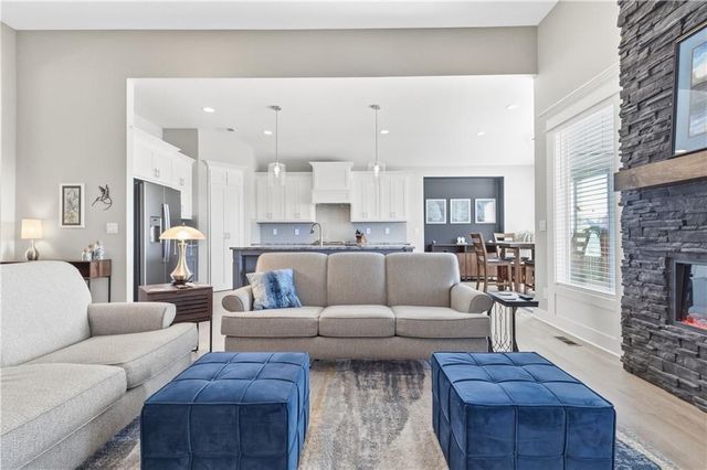 21119 W 188th Terrace, Spring Hill, KS 66083