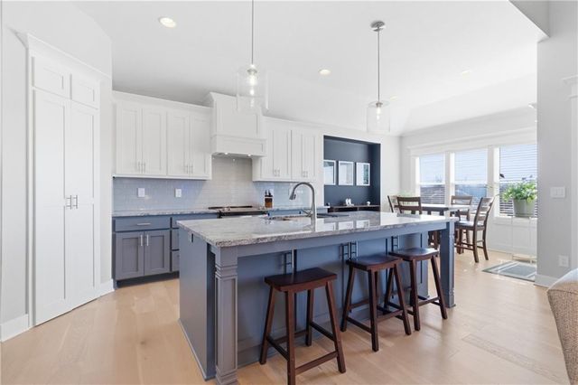 21119 W 188th Terrace, Spring Hill, KS 66083