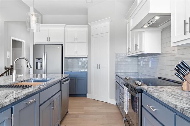 21119 W 188th Terrace, Spring Hill, KS 66083