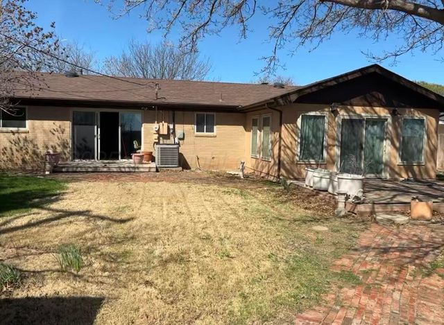 613 S Fulton Street, Stratford, TX 79084