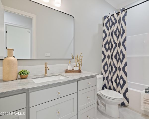 102 Sanctuary Lane, Lafayette, LA 70503