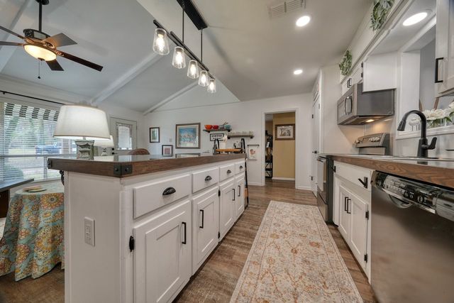 1547 Hideaway Lane W, Hideaway, TX 75771