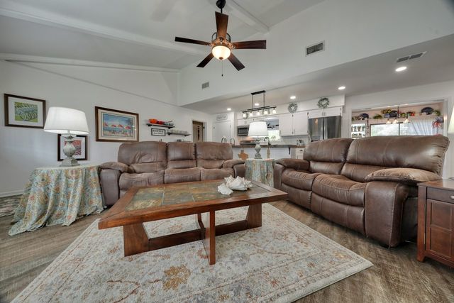 1547 Hideaway Lane W, Hideaway, TX 75771