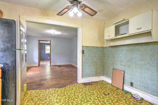 726 Hammond Avenue, Mount Carmel, TN 37645