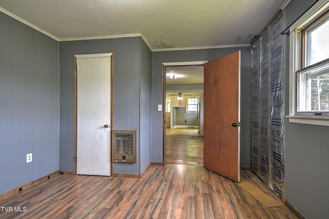 726 Hammond Avenue, Mount Carmel, TN 37645