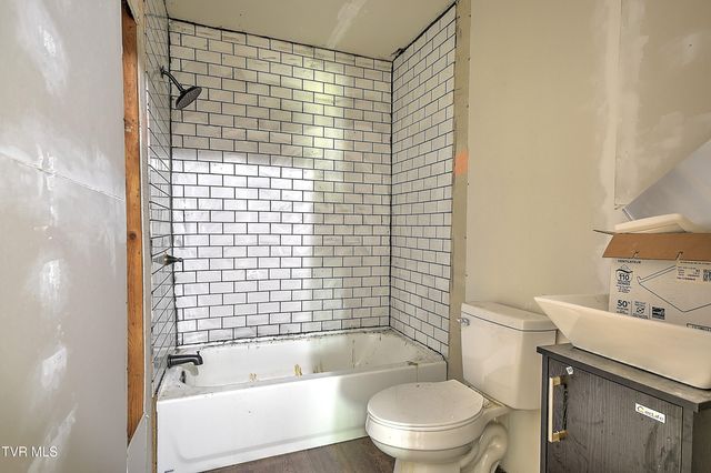 726 Hammond Avenue, Mount Carmel, TN 37645