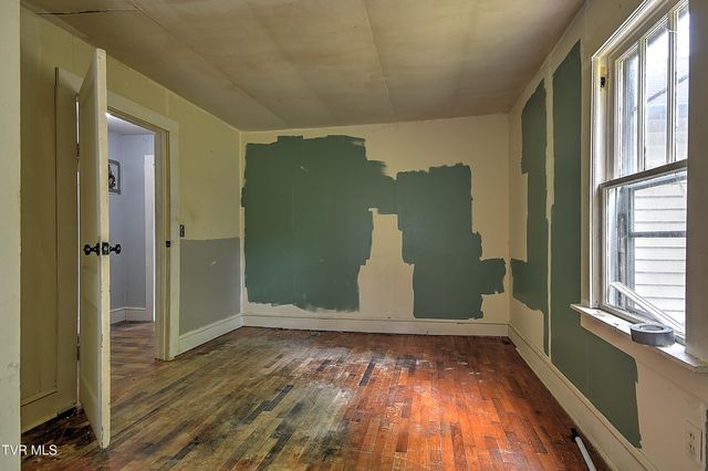 726 Hammond Avenue, Mount Carmel, TN 37645