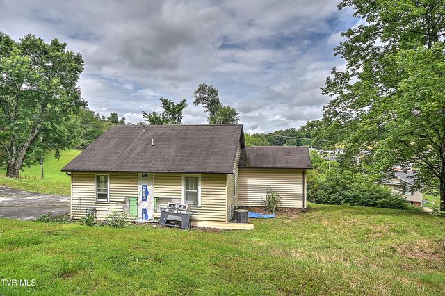 726 Hammond Avenue, Mount Carmel, TN 37645