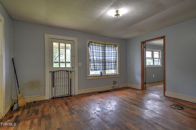 726 Hammond Avenue, Mount Carmel, TN 37645