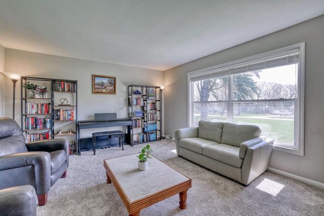 N8W27182 Jills DRIVE, Waukesha, WI 53188