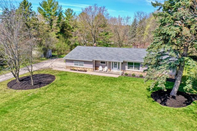 N8W27182 Jills DRIVE, Waukesha, WI 53188