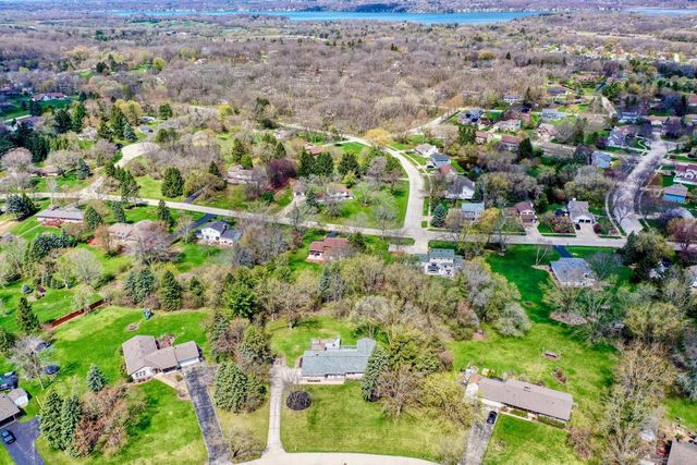 N8W27182 Jills DRIVE, Waukesha, WI 53188