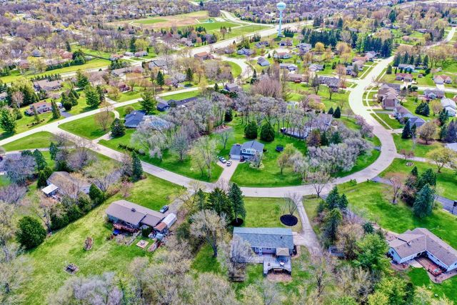 N8W27182 Jills DRIVE, Waukesha, WI 53188