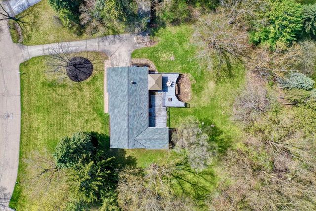N8W27182 Jills DRIVE, Waukesha, WI 53188