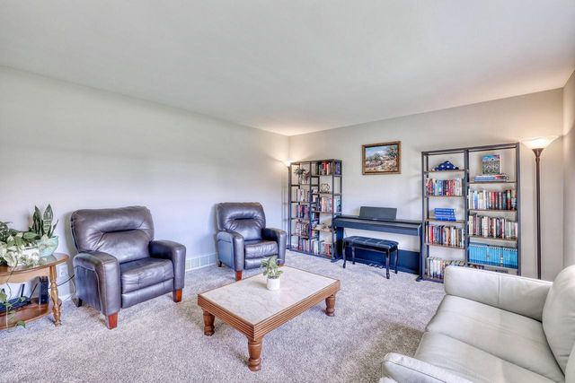 N8W27182 Jills DRIVE, Waukesha, WI 53188