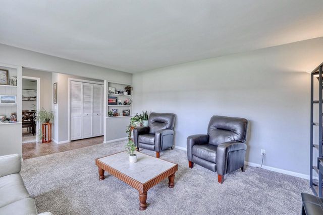 N8W27182 Jills DRIVE, Waukesha, WI 53188