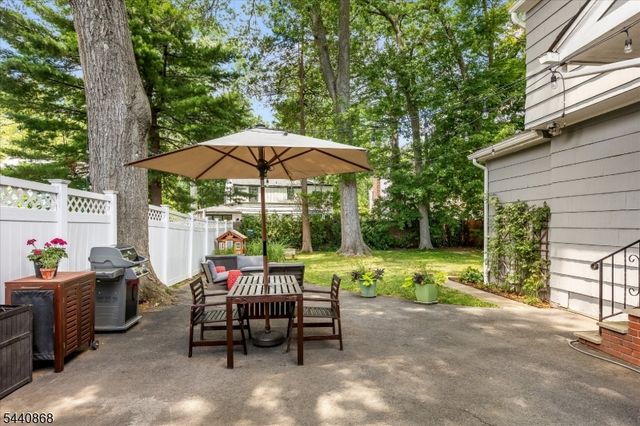 20 College Ave, Montclair Twp., NJ 07043