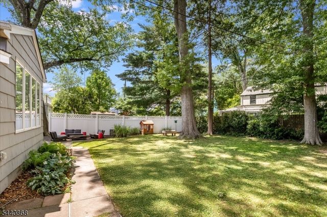 20 College Ave, Montclair Twp., NJ 07043
