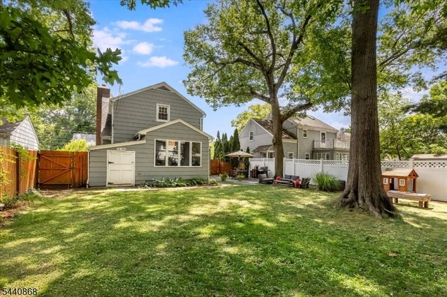 20 College Ave, Montclair Twp., NJ 07043