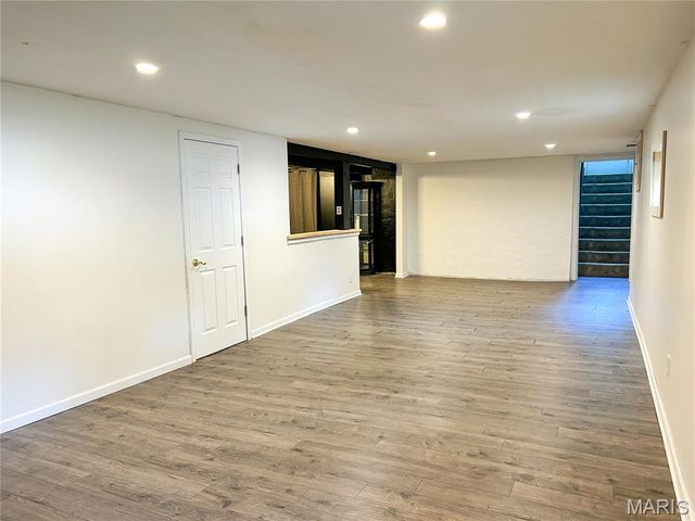 155 Martigney Drive, St Louis, MO 63129