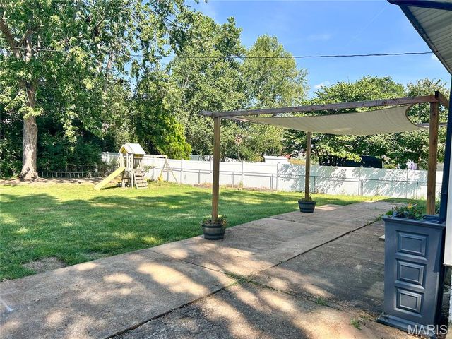 155 Martigney Drive, St Louis, MO 63129
