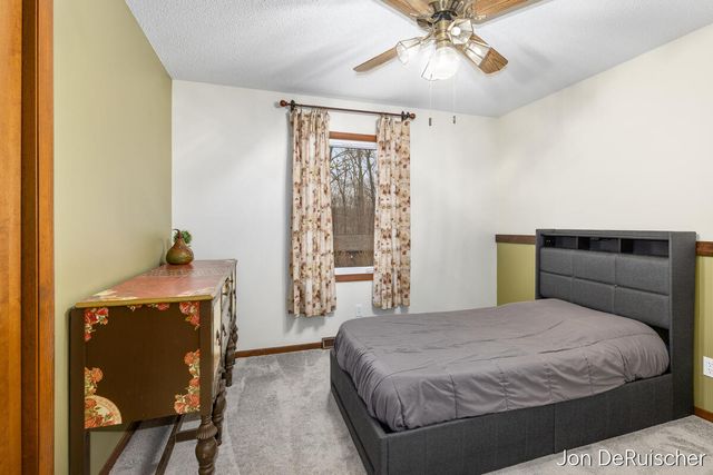 1879 Holliday Drive, Wyoming, MI 49519
