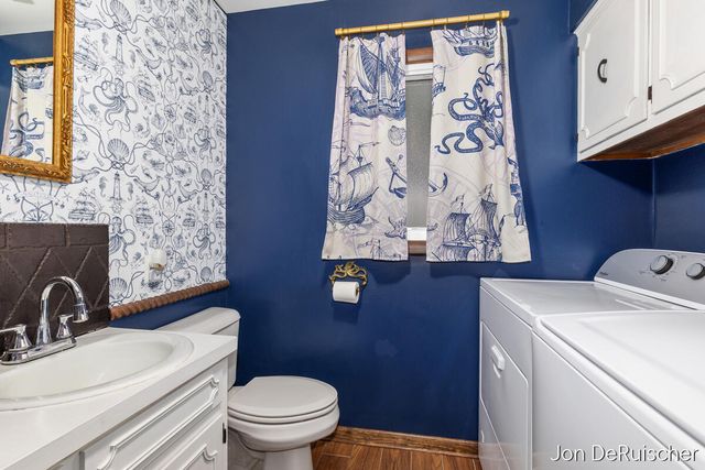 1879 Holliday Drive, Wyoming, MI 49519