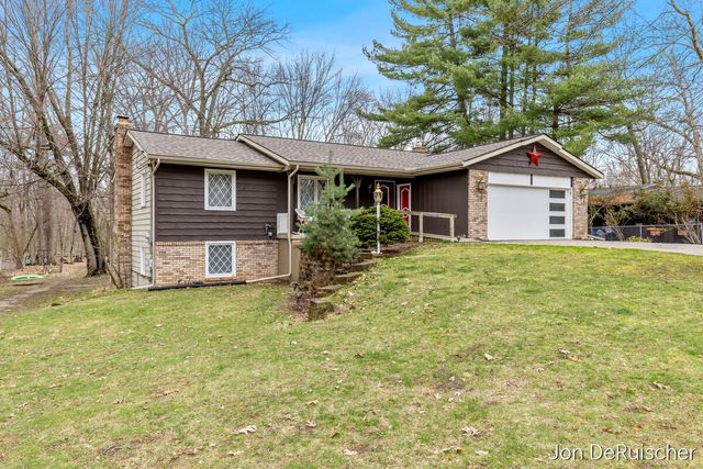 1879 Holliday Drive, Wyoming, MI 49519