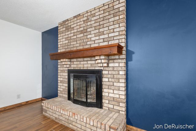 1879 Holliday Drive, Wyoming, MI 49519