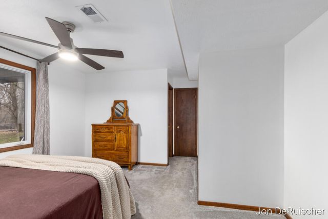 1879 Holliday Drive, Wyoming, MI 49519