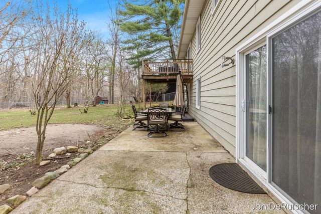 1879 Holliday Drive, Wyoming, MI 49519