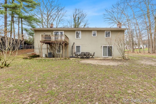 1879 Holliday Drive, Wyoming, MI 49519