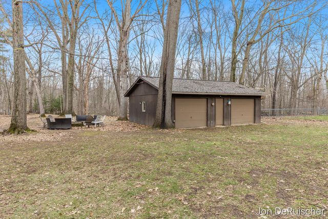 1879 Holliday Drive, Wyoming, MI 49519