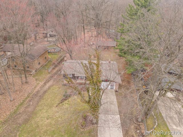 1879 Holliday Drive, Wyoming, MI 49519