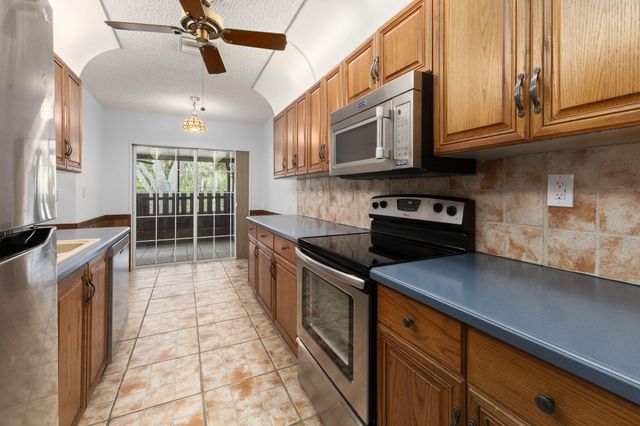 1767 S Dovetail Drive R, Fort Pierce, FL 34982