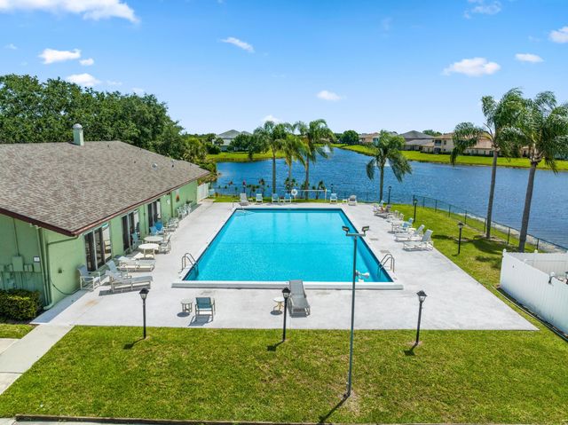 1767 S Dovetail Drive R, Fort Pierce, FL 34982